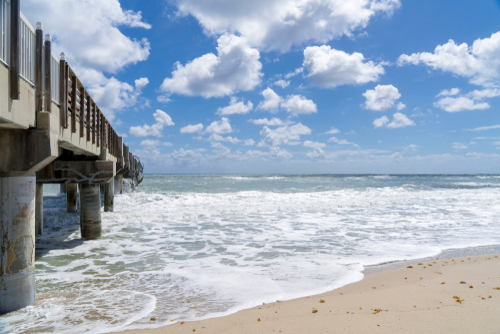 Fishing,Pier,In,Lake,Worth,Florida,,Usa,On,The,Atlantic